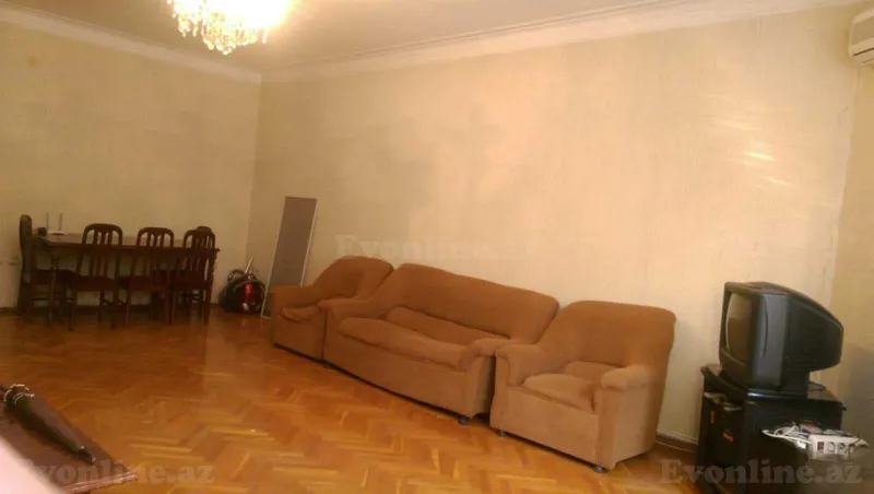 Kirayə verilir 3 otaqlı Mənzil Köhnə tikili 200 m² Nərimanov r. - şəkil 3