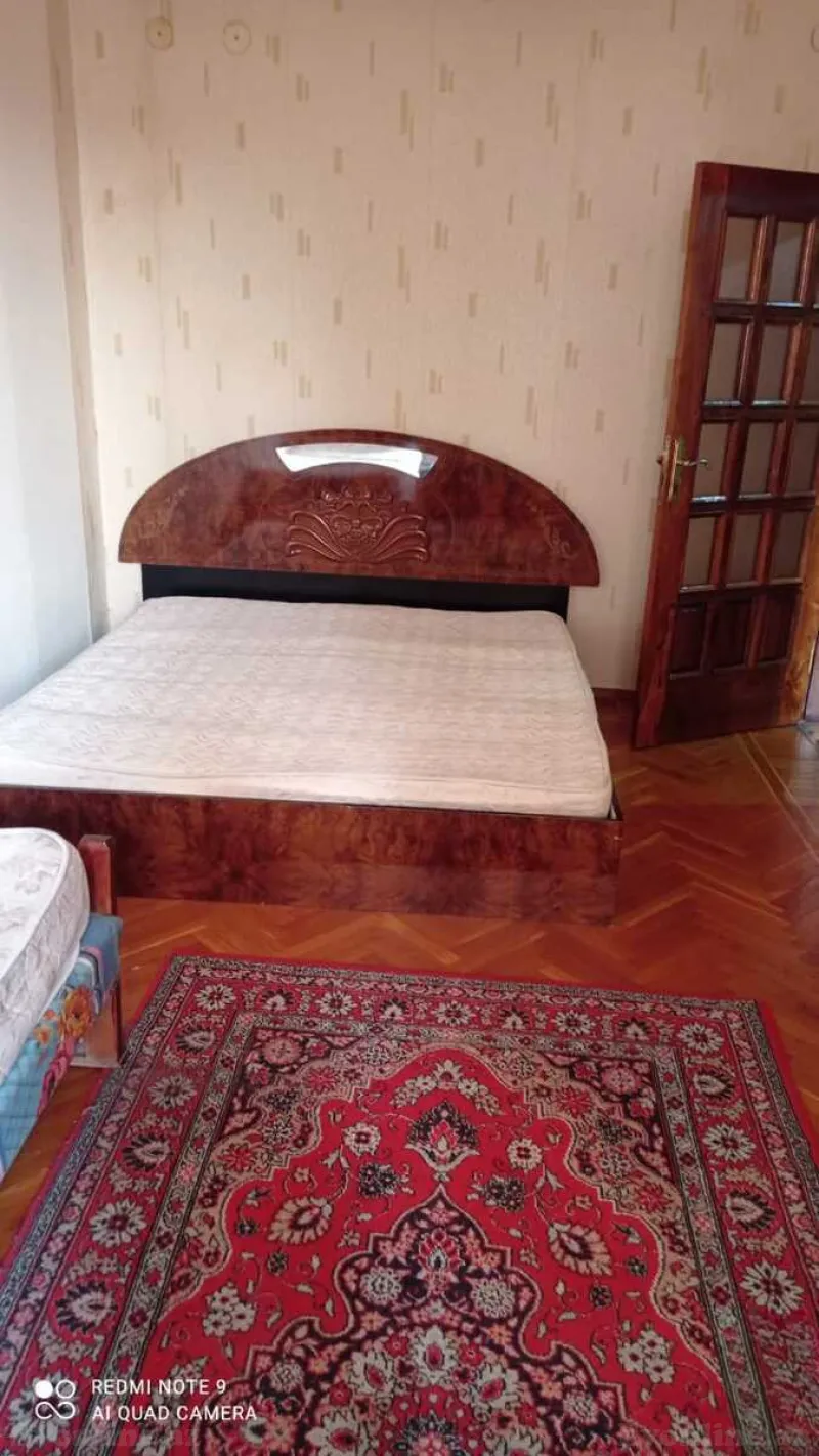 Kirayə verilir 3 otaqlı Mənzil Köhnə tikili 200 m² Nərimanov r. - şəkil 7