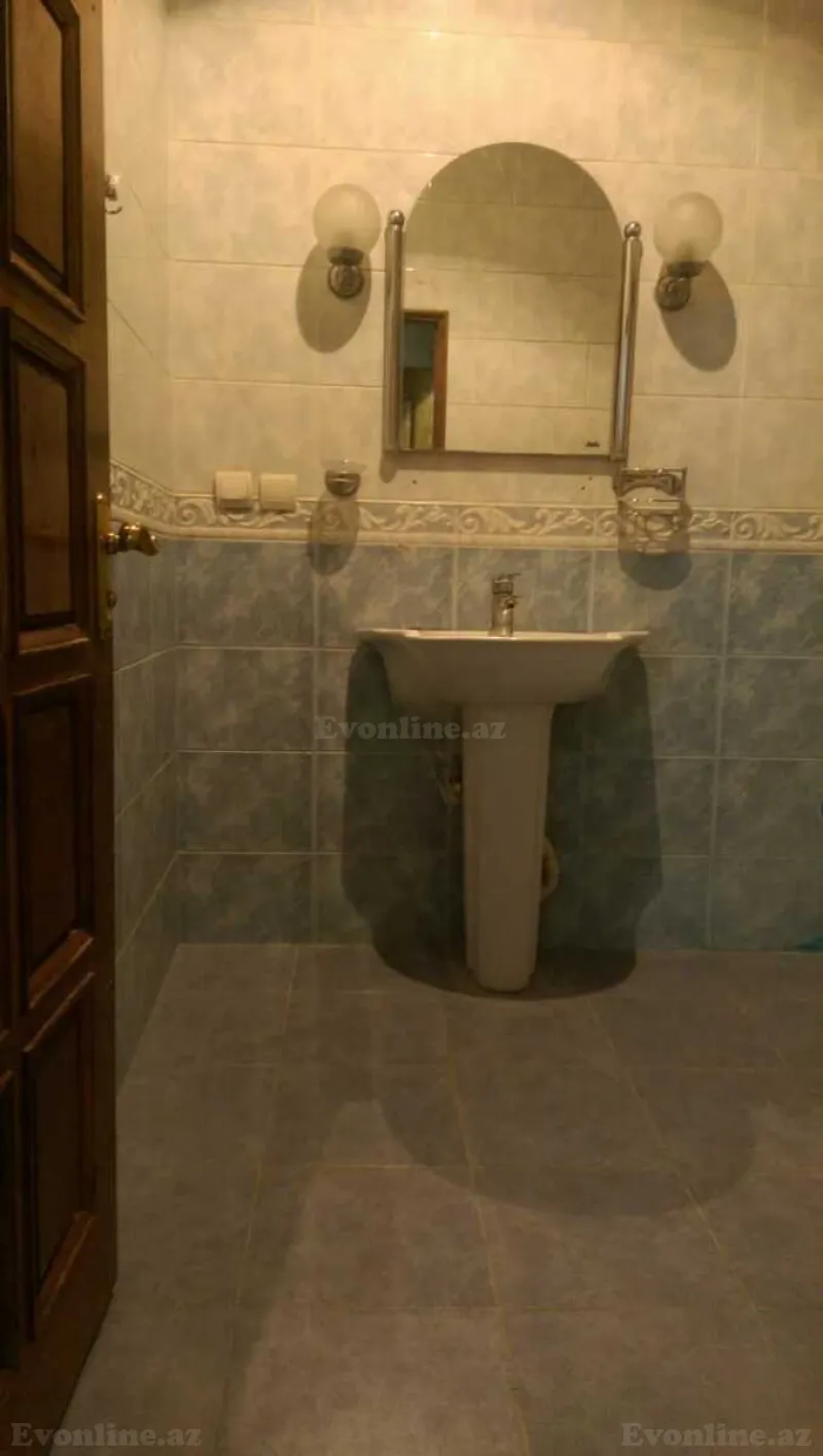 Kirayə verilir 3 otaqlı Mənzil Köhnə tikili 200 m² Nərimanov r. - şəkil 13