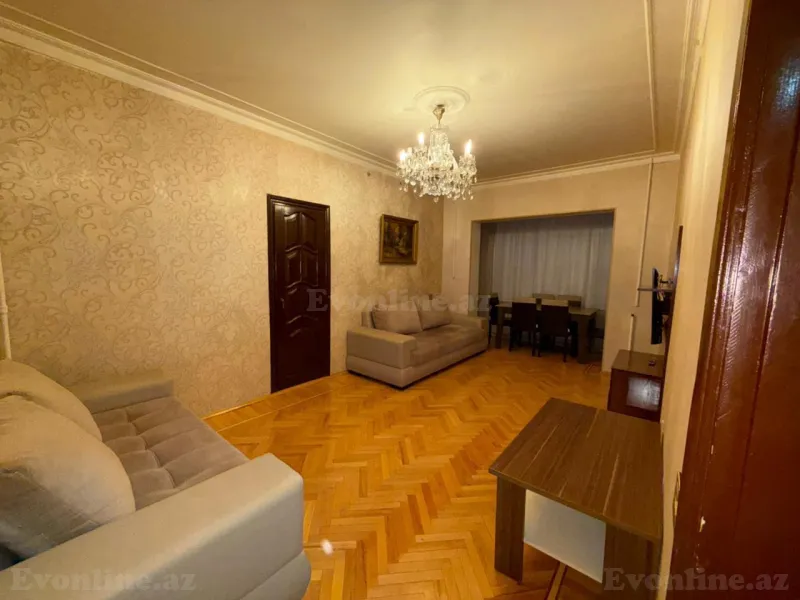 Satılır 4 otaqlı Mənzil Köhnə tikili 100 m² 4-cü mikrorayon