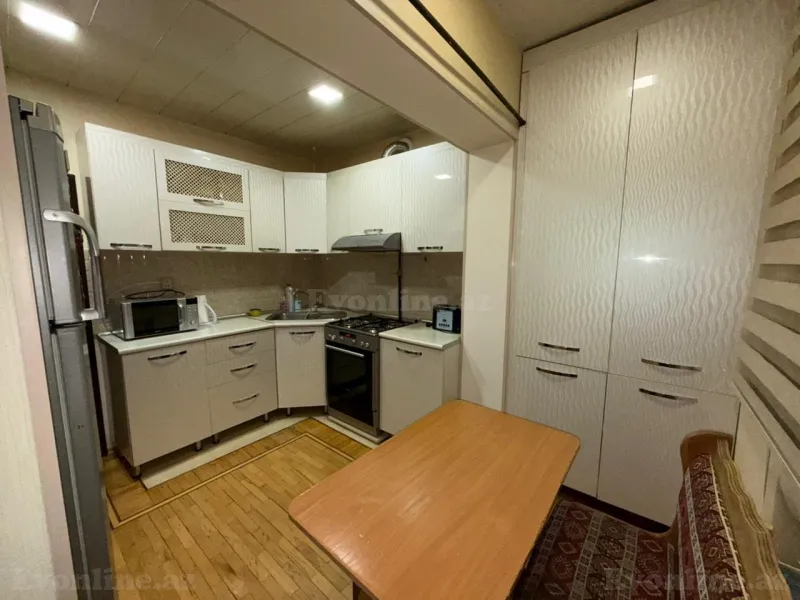 Satılır 4 otaqlı Mənzil Köhnə tikili 100 m² 4-cü mikrorayon - şəkil 3