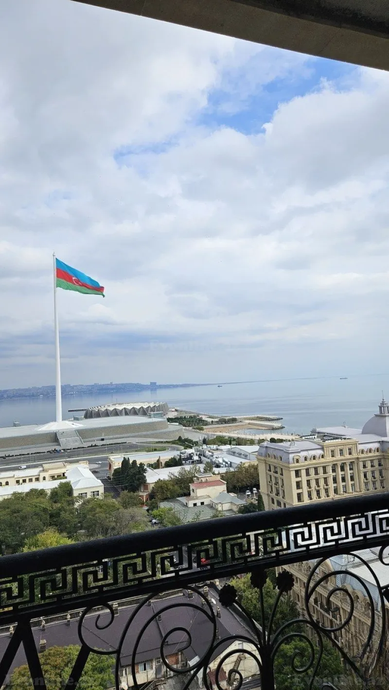 Kirayə verilir 4 otaqlı Mənzil Yeni tikili 178 m² Bayıl - şəkil 3