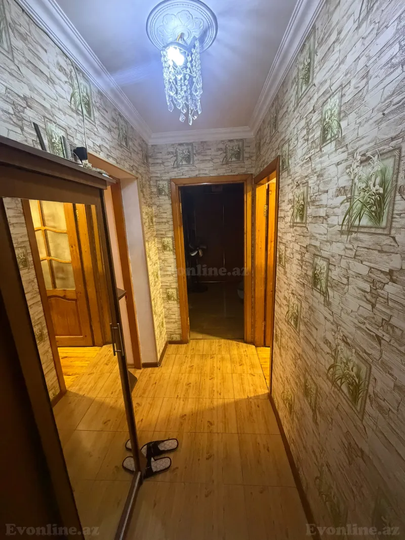 Satılır 3 otaqlı Mənzil Köhnə tikili 76 m² Bakıxanov