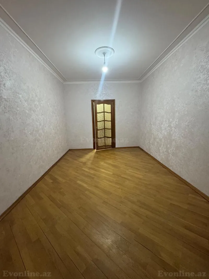 Satılır 2 otaqlı Mənzil Köhnə tikili 65 m² 20 Yanvar m. - şəkil 2