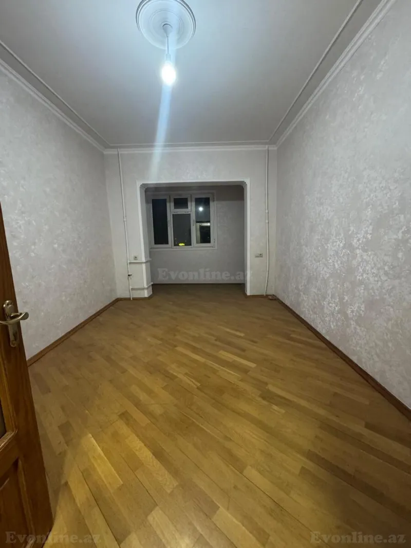 Satılır 2 otaqlı Mənzil Köhnə tikili 65 m² 20 Yanvar m. - şəkil 3