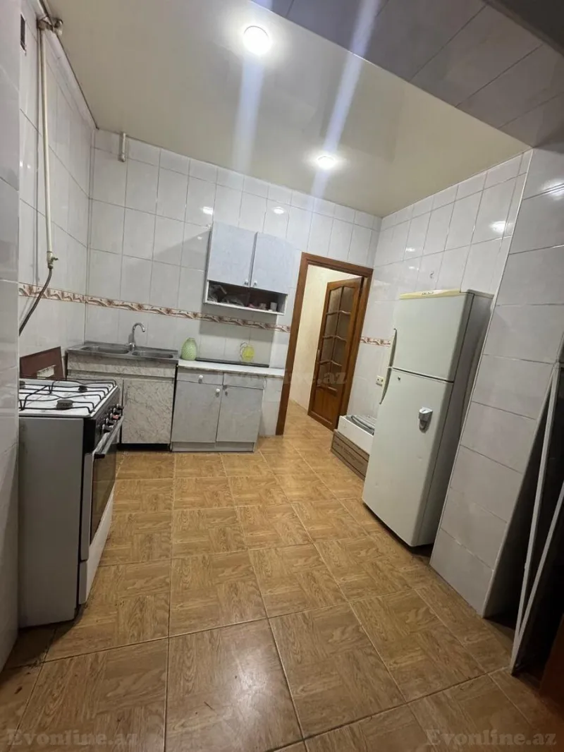 Satılır 2 otaqlı Mənzil Köhnə tikili 65 m² 20 Yanvar m. - şəkil 12