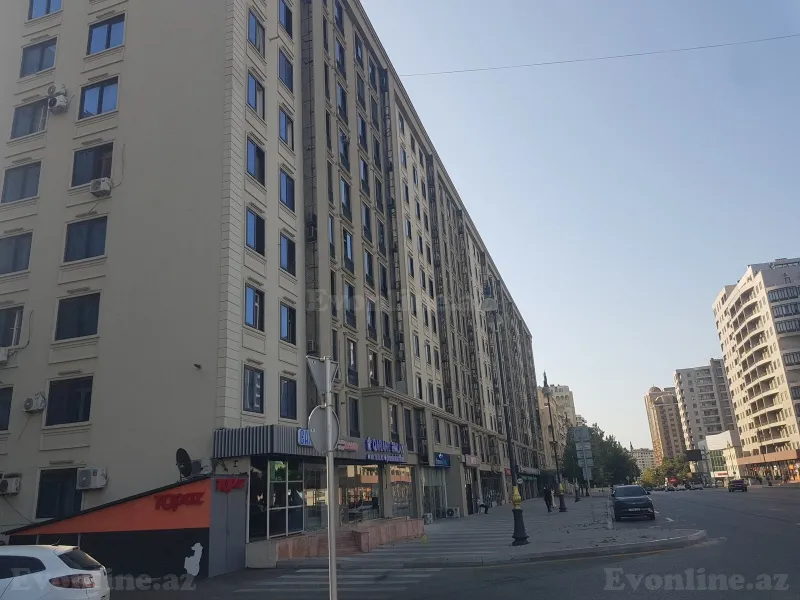 Bakı, Nərimanov r., Gənclik m.da 3 otaqlı mənzil kirayə verilir