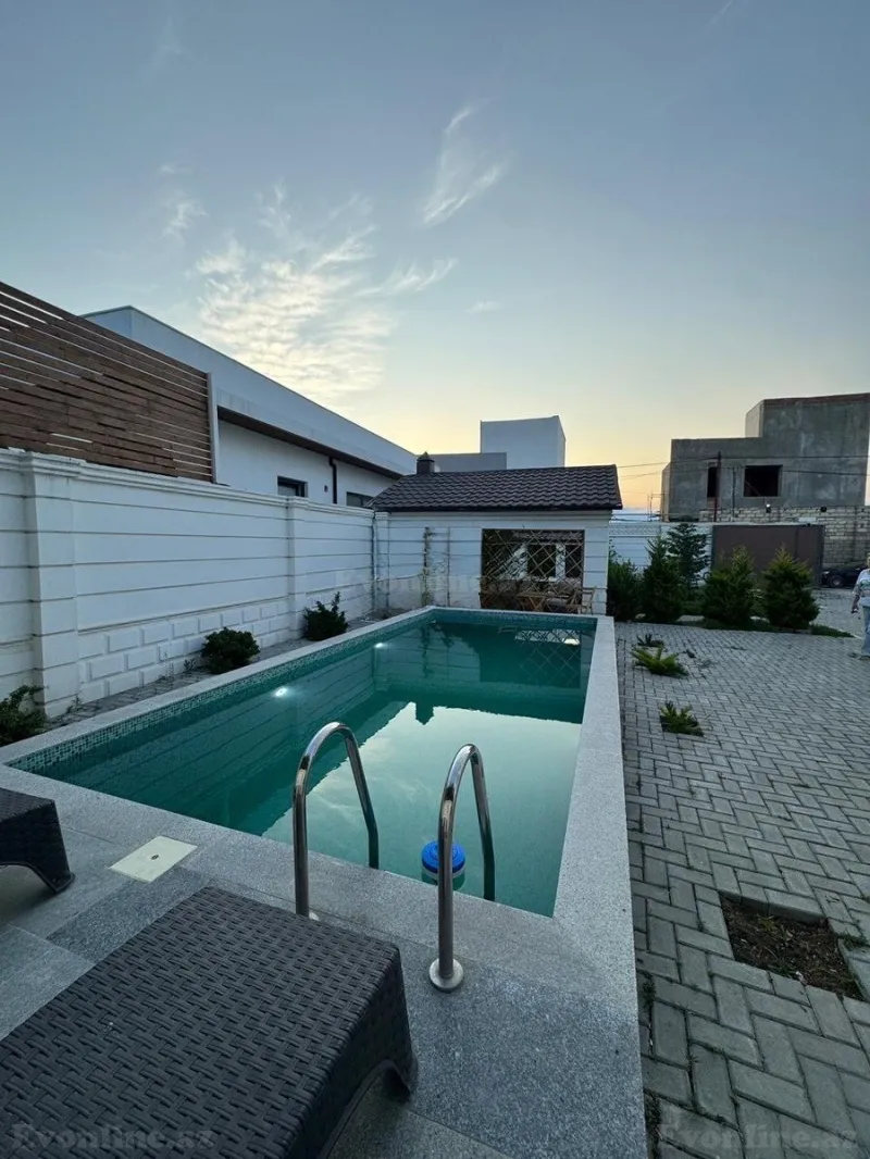 3 otaqlı Həyət evi 140 m² Buzovna Kirayə verilir