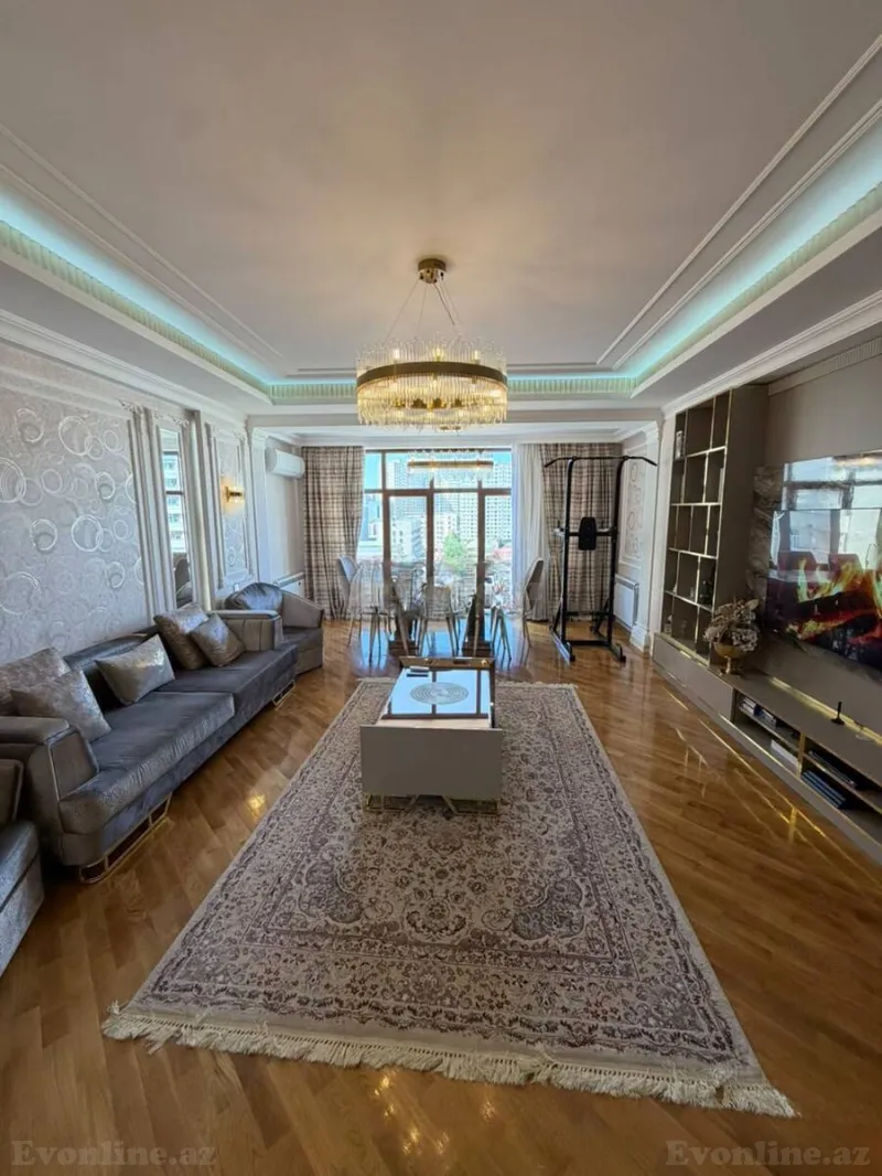 Bakı, Yasamal r., 20 Yanvar m.da 4 otaqlı mənzil satılır
