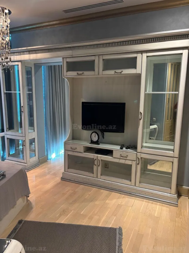 Kirayə verilir 3 otaqlı Mənzil Yeni tikili 165 m² Səbail r. - şəkil 5