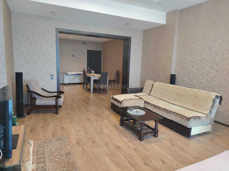 Kirayə verilir 2 otaqlı Mənzil Köhnə tikili 80 m² 28 May m.