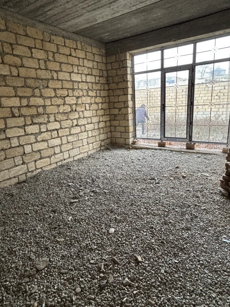 8 otaqlı Həyət evi 178.9 m² Quba Satılır