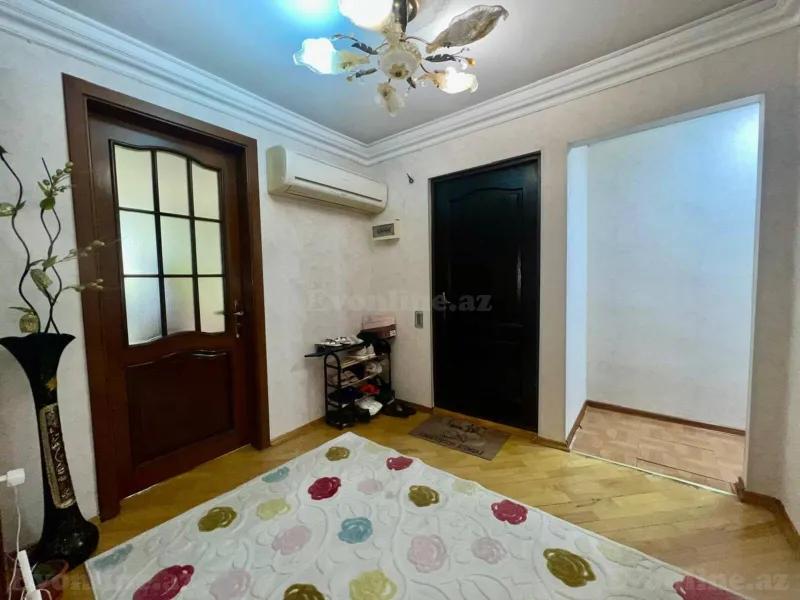 Satılır 4 otaqlı Mənzil Köhnə tikili 95 m² Xalqlar Dostluğu m. - şəkil 2