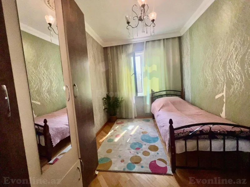 Satılır 4 otaqlı Mənzil Köhnə tikili 95 m² Xalqlar Dostluğu m. - şəkil 9