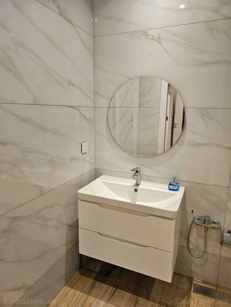 Kirayə verilir 2 otaqlı Mənzil Köhnə tikili 75 m² Nəsimi r. - şəkil 9