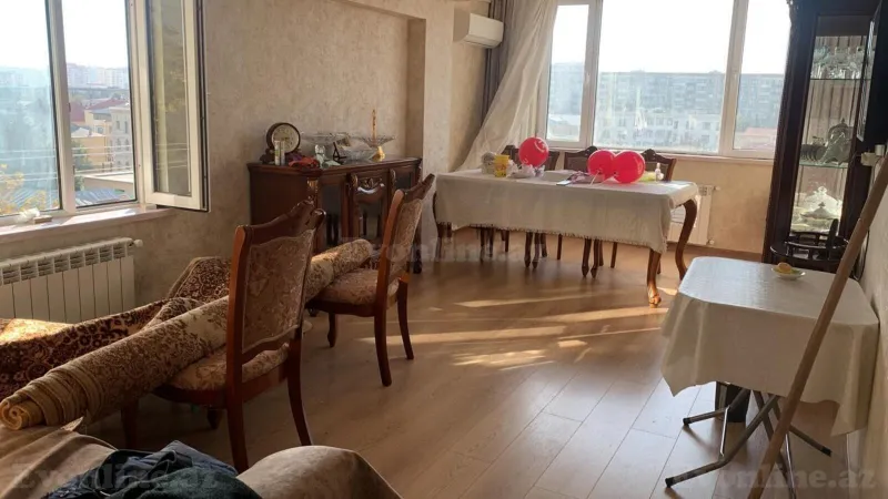 Satılır 3 otaqlı Mənzil Köhnə tikili 70 m² Gənclik m. - şəkil 2