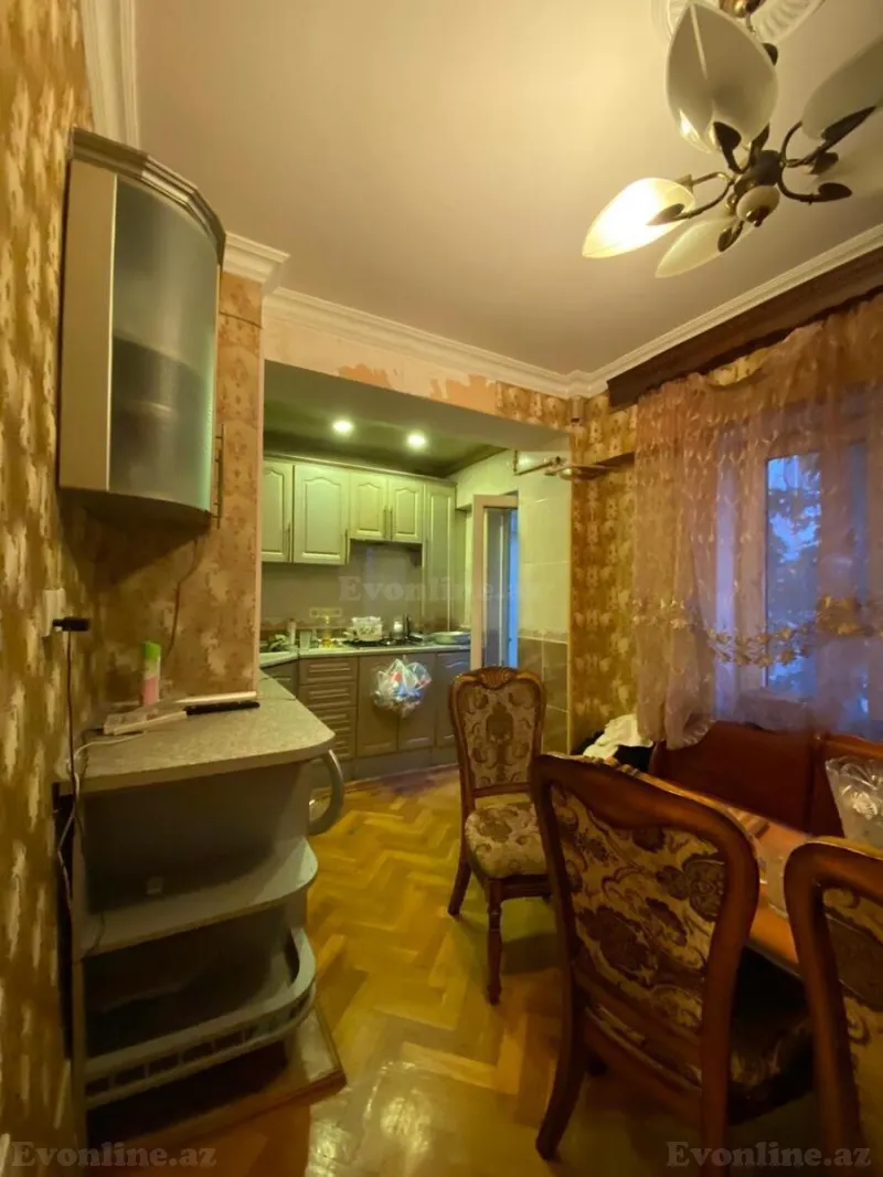 Satılır 3 otaqlı Mənzil Köhnə tikili 70 m² Gənclik m. - şəkil 4
