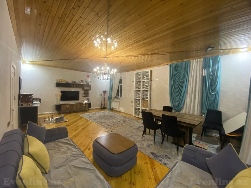 8 otaqlı Həyət evi 234 m² Bakıxanov Satılır