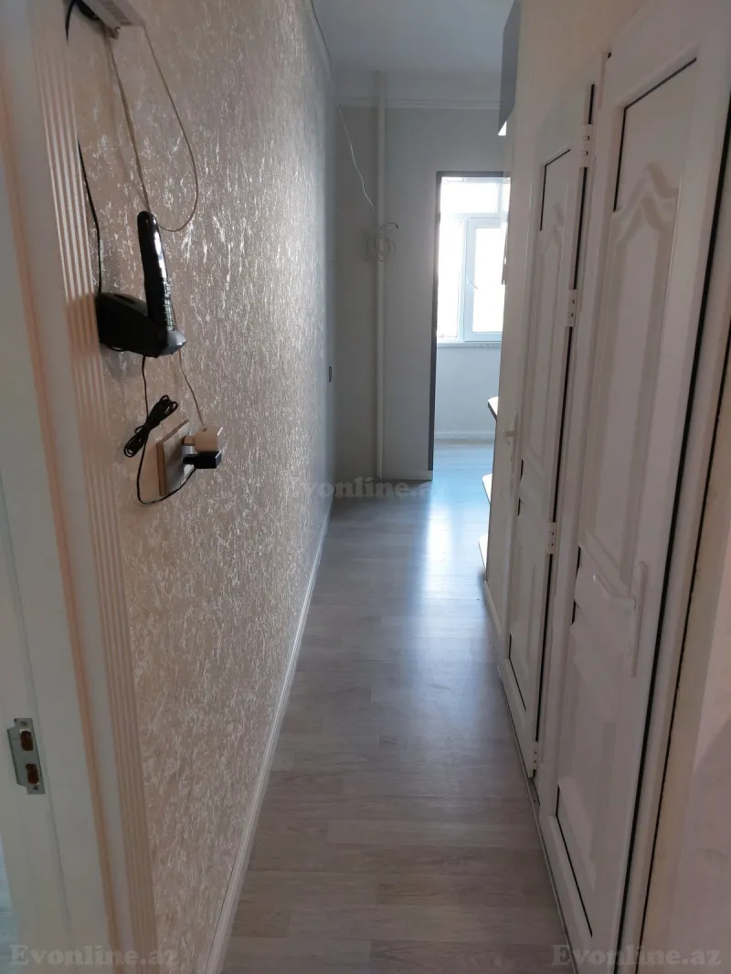 Satılır 2 otaqlı Mənzil Köhnə tikili 65 m² Xalqlar Dostluğu m. - şəkil 3