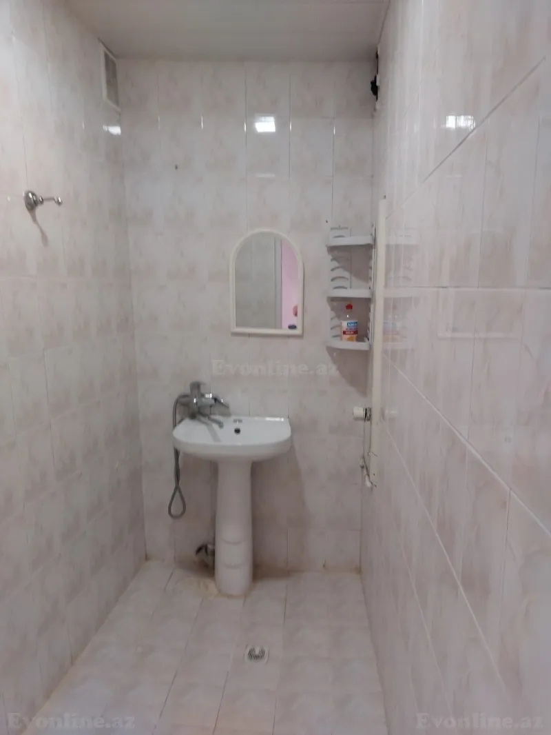 Satılır 2 otaqlı Mənzil Köhnə tikili 65 m² Xalqlar Dostluğu m. - şəkil 14