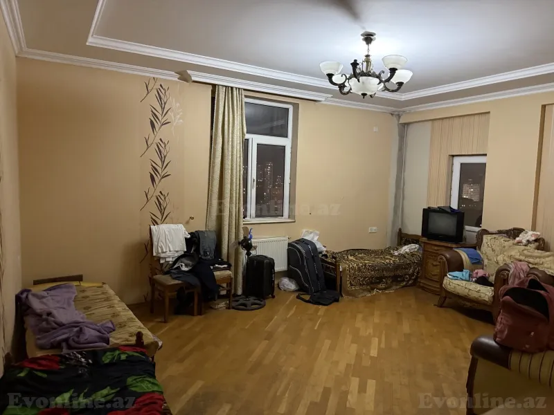 3 otaqlı Mənzil 125 m² İnşaatçılar m. Kirayə verilir