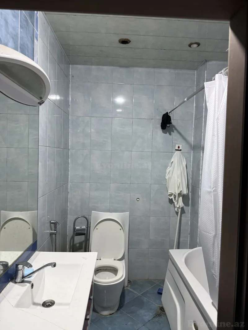 Kirayə verilir 3 otaqlı Mənzil Yeni tikili 125 m² İnşaatçılar m. - şəkil 2