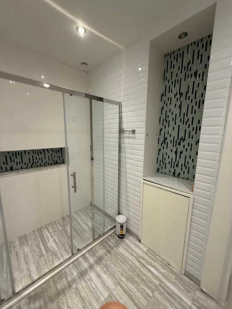 Kirayə verilir 4 otaqlı Mənzil Yeni tikili 200 m² Nizami m. - şəkil 15