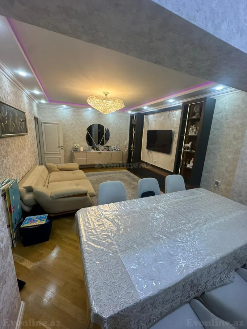 3 otaqlı Mənzil 100 m² İnşaatçılar m. Kirayə verilir