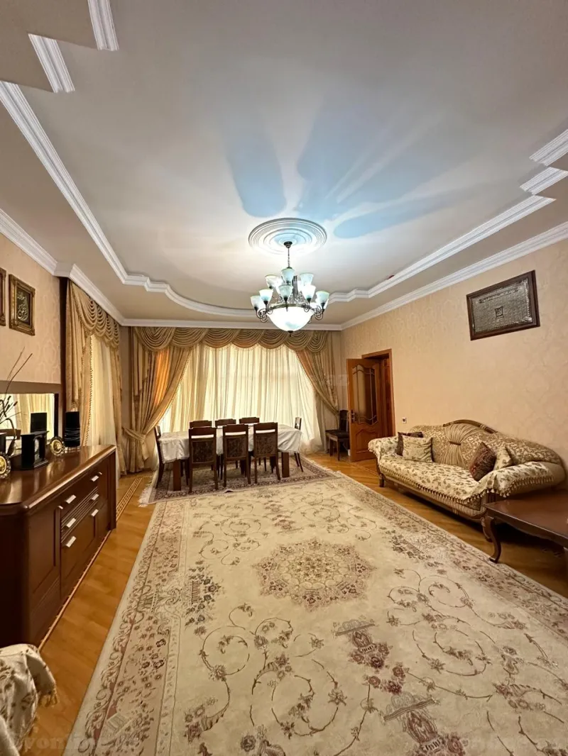 8 otaqlı Həyət evi 305 m² Biləcəri Kirayə verilir