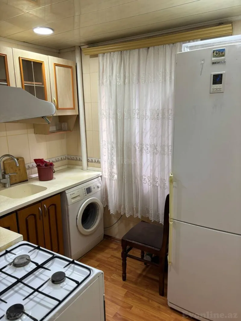Kirayə verilir 3 otaqlı Mənzil Köhnə tikili 72 m² Nizami r. - şəkil 2
