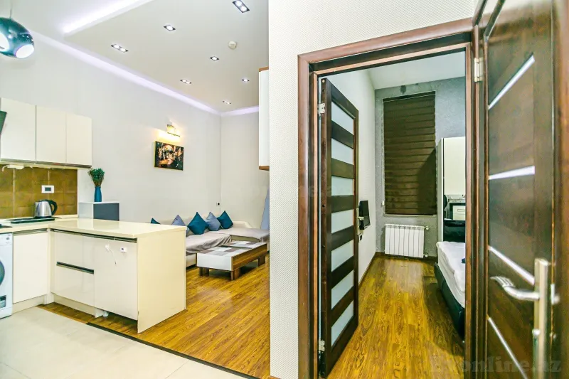 Kirayə verilir 2 otaqlı Mənzil Köhnə tikili 70 m² Sahil m. - şəkil 2