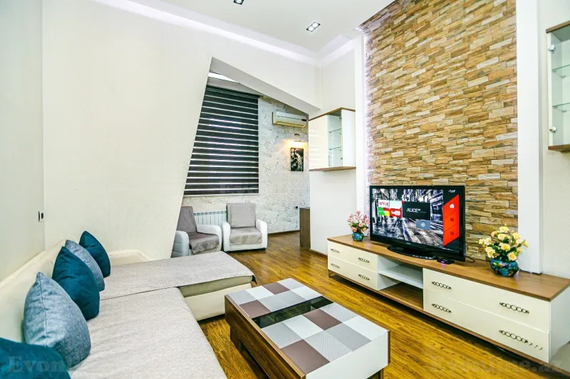 Kirayə verilir 2 otaqlı Mənzil Köhnə tikili 70 m² Sahil m. - şəkil 5