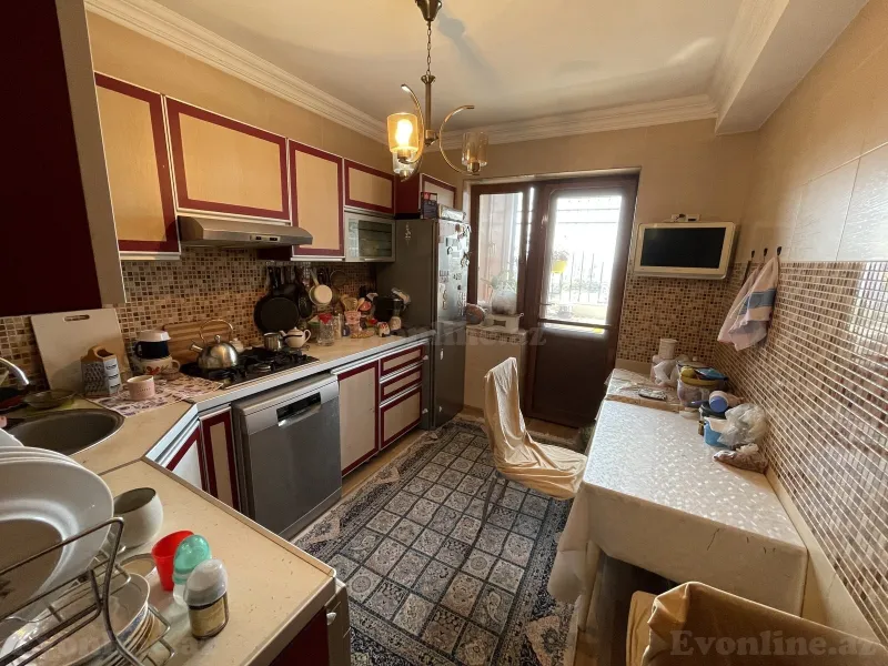 Satılır 4 otaqlı Mənzil Köhnə tikili 115 m² Memar Əcəmi m. - şəkil 4