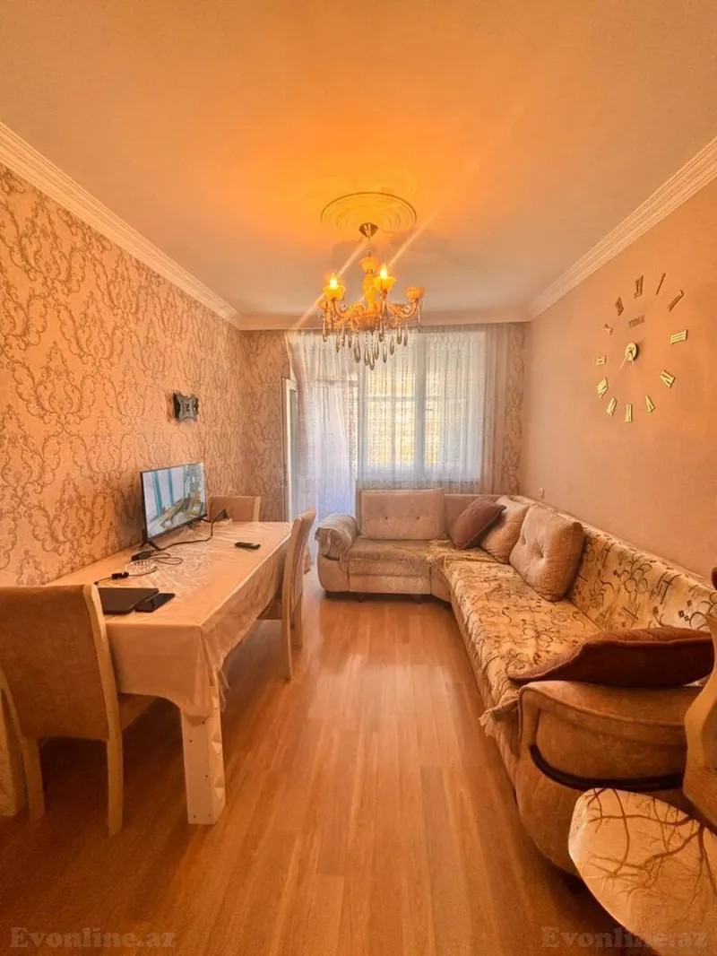 Satılır 4 otaqlı Mənzil Köhnə tikili 90 m² Sumqayıt