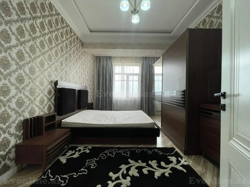 3 otaqlı Mənzil 120 m² 8 Noyabr m. Kirayə verilir