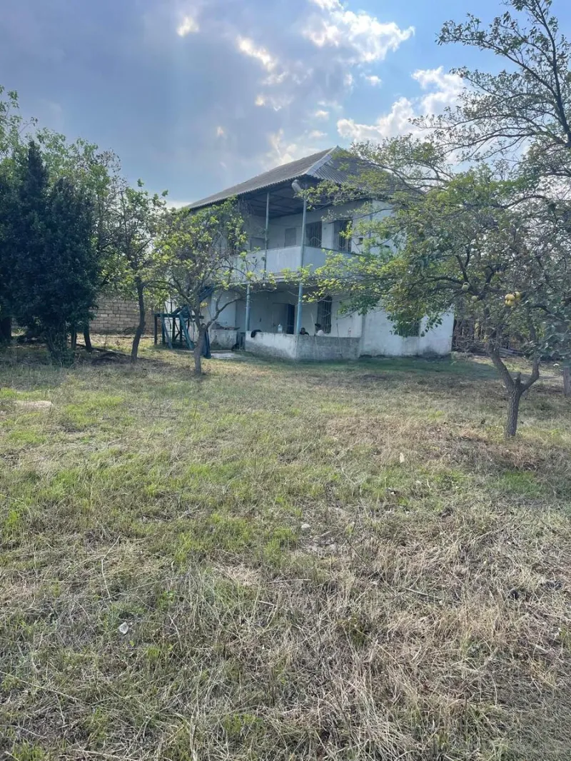 3 otaqlı Həyət evi 100 m² Novxanı Satılır