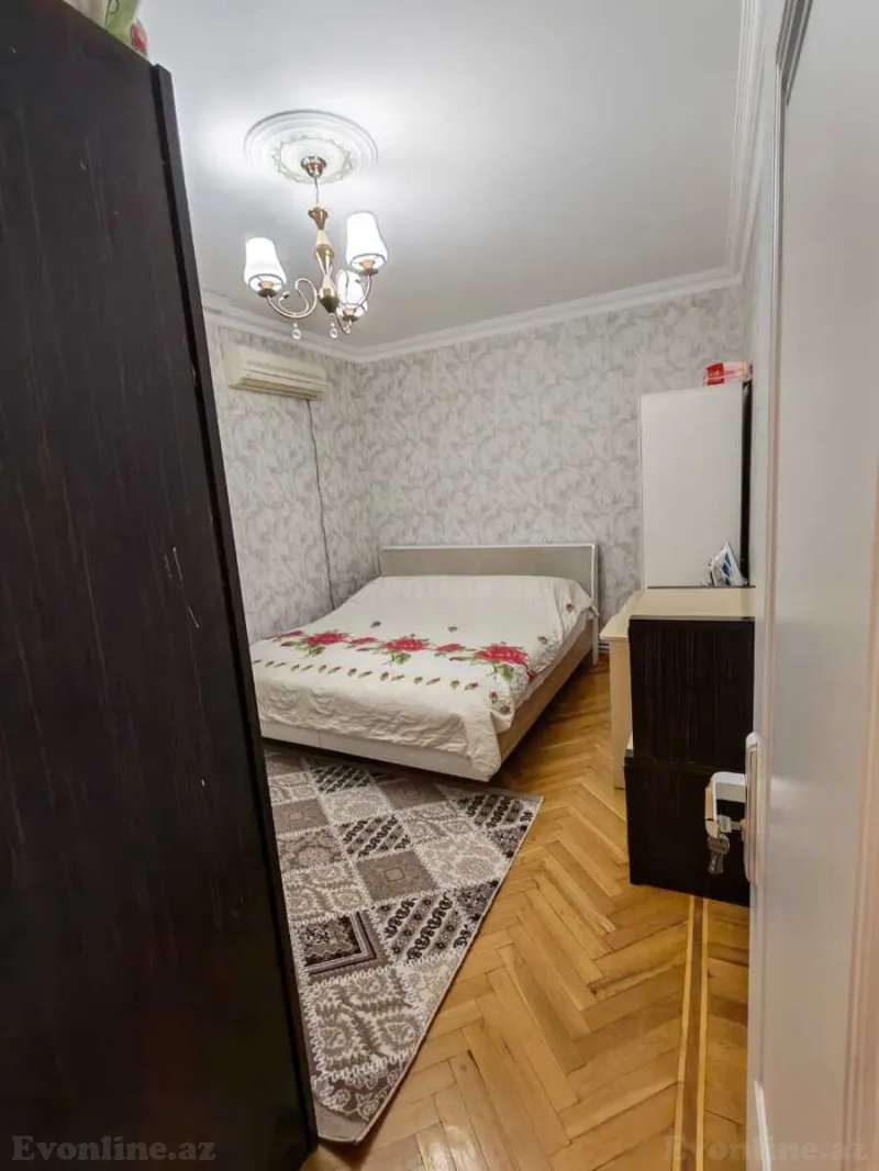 Satılır 3 otaqlı Mənzil Köhnə tikili 65 m² Əhmədli m. - şəkil 2