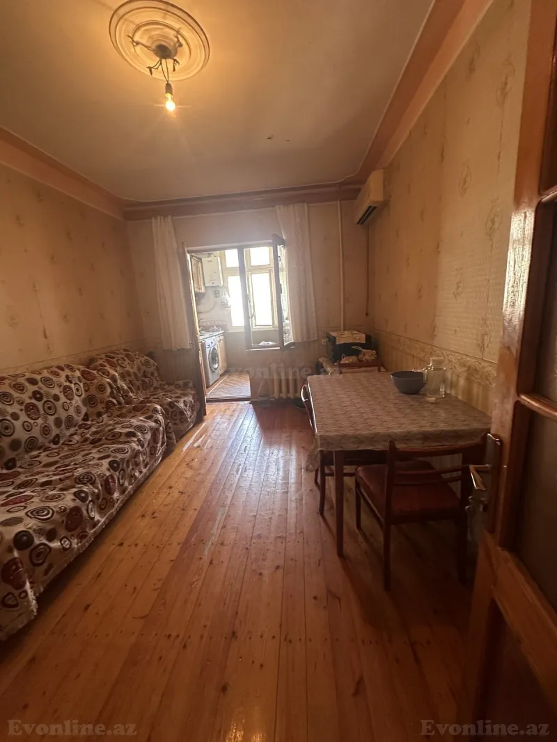 Satılır 2 otaqlı Mənzil Köhnə tikili 65 m² 8-ci mikrorayon - şəkil 4