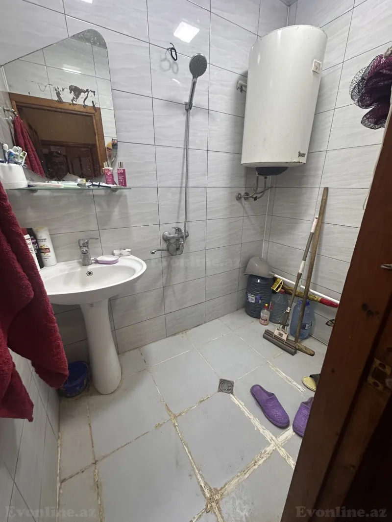 Satılır 2 otaqlı Mənzil Köhnə tikili 65 m² 8-ci mikrorayon - şəkil 5