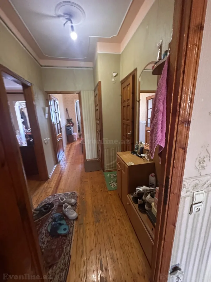 Satılır 2 otaqlı Mənzil Köhnə tikili 65 m² 8-ci mikrorayon - şəkil 13