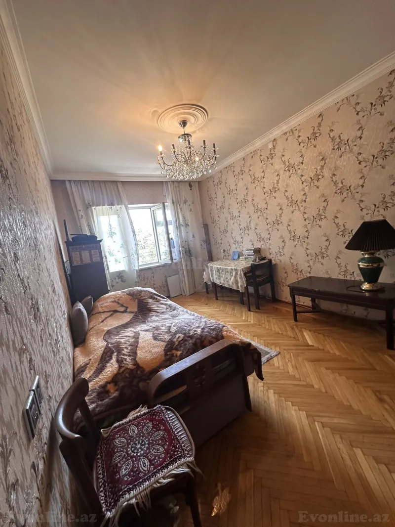 Satılır 4 otaqlı Mənzil Köhnə tikili 95 m² Azadlıq prospekti m. - şəkil 2