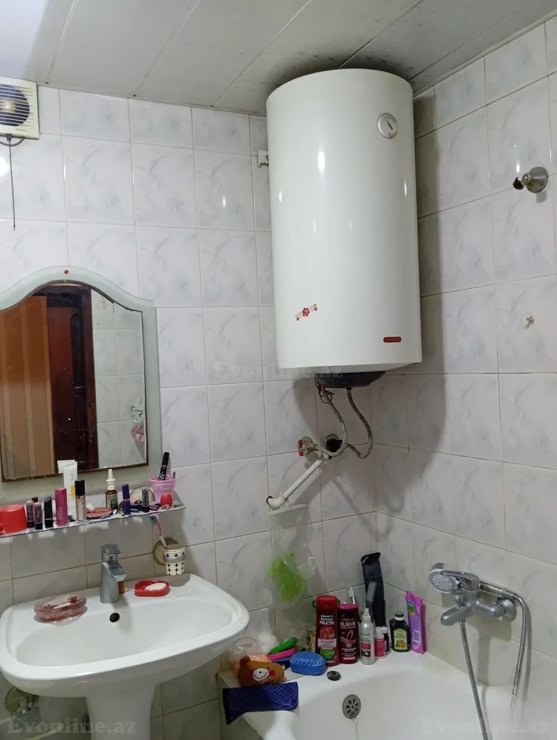 Satılır 2 otaqlı Mənzil Köhnə tikili 50 m² İnşaatçılar m. - şəkil 6