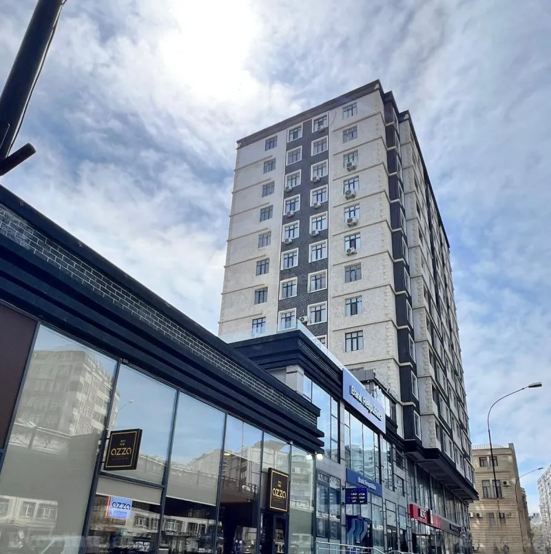 Satılır 2 otaqlı Mənzil Yeni tikili 92 m² 8 Noyabr m. - şəkil 2