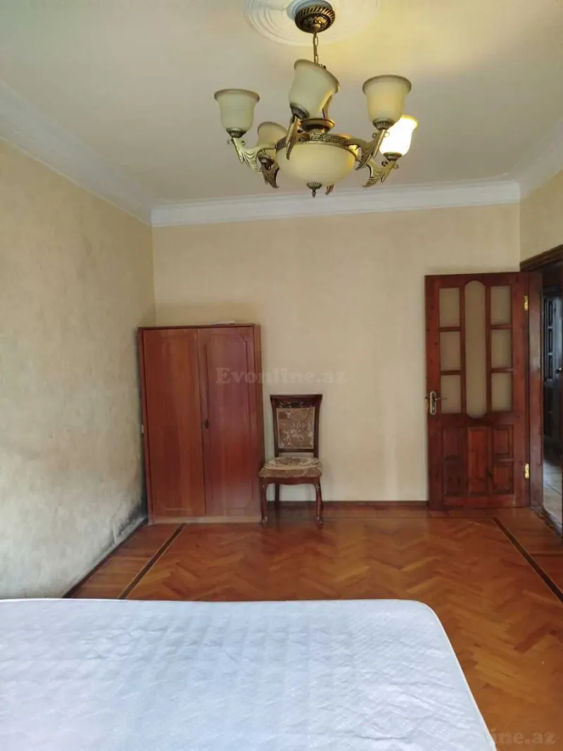 Kirayə verilir 3 otaqlı Mənzil Köhnə tikili 85 m² İnşaatçılar m. - şəkil 10