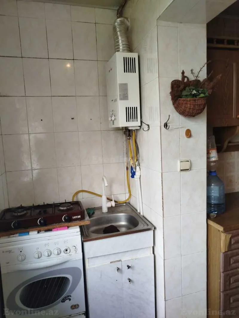 Kirayə verilir 3 otaqlı Mənzil Köhnə tikili 85 m² İnşaatçılar m. - şəkil 12