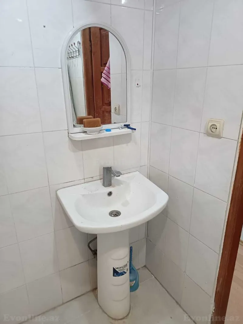Kirayə verilir 3 otaqlı Mənzil Köhnə tikili 75 m² Qara Qarayev m. - şəkil 12