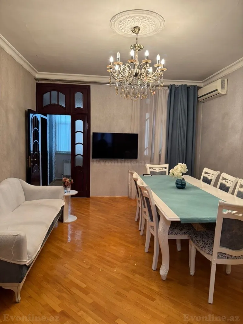 Kirayə verilir 4 otaqlı Mənzil Köhnə tikili 120 m² Qara Qarayev m.