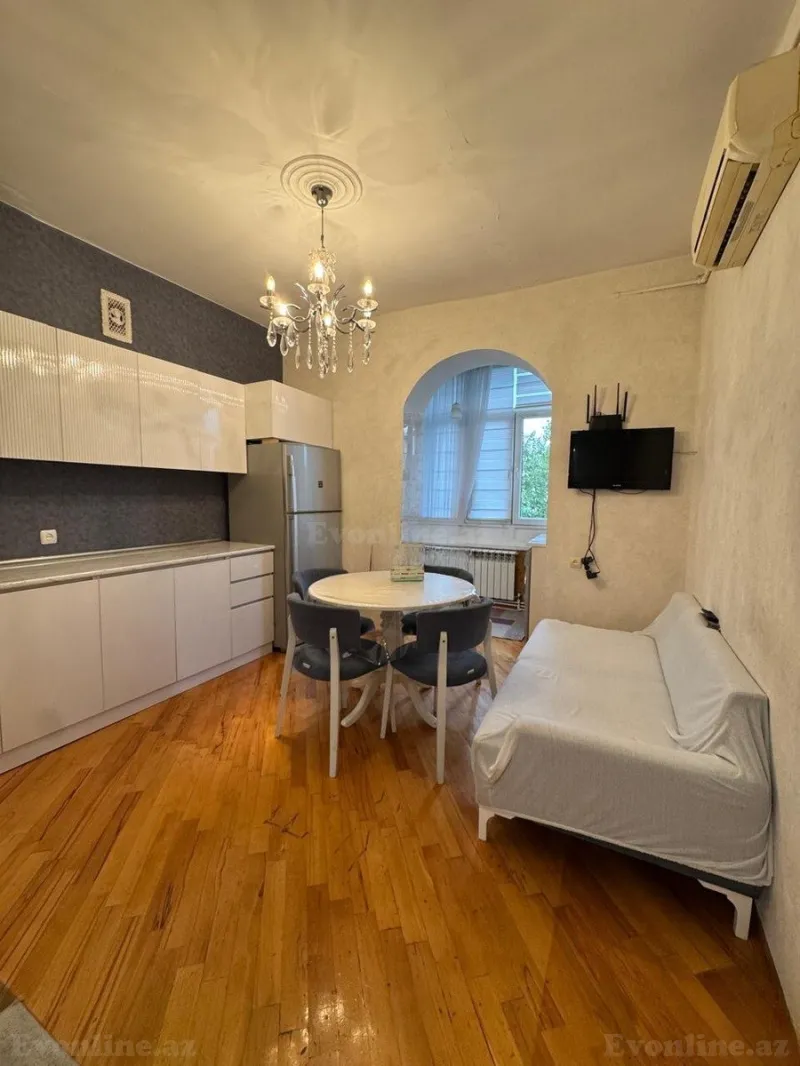 Kirayə verilir 4 otaqlı Mənzil Köhnə tikili 120 m² Qara Qarayev m. - şəkil 5