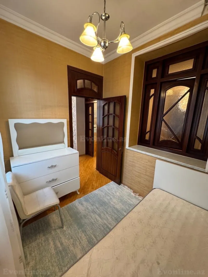 Kirayə verilir 4 otaqlı Mənzil Köhnə tikili 120 m² Qara Qarayev m. - şəkil 15