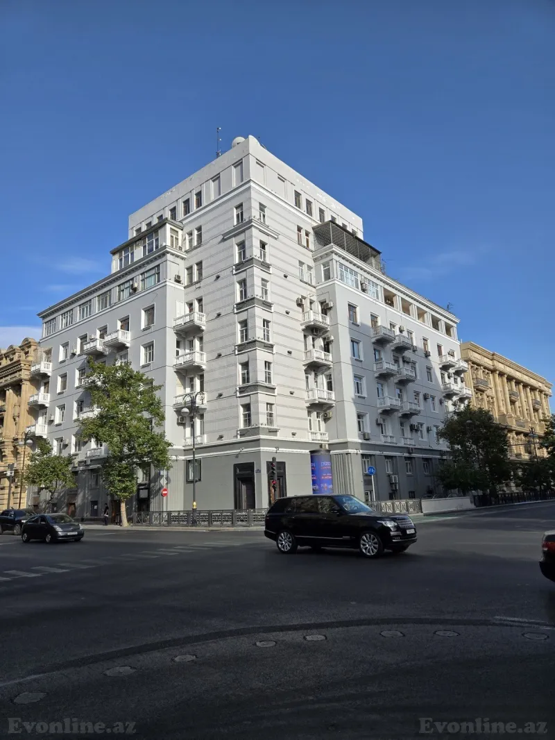 4 otaqlı Mənzil 130 m² Sahil m. Satılır